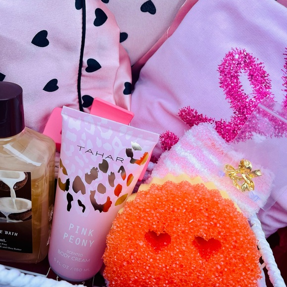 Sweaters - 💗✨Love,Pink & Sparkles 💗✨ 9PC Valentines Women’s Gift Box MEDIUM